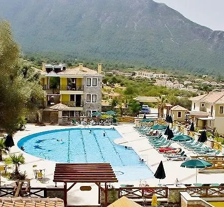 Perdikia Hill & Family فندق 4*
